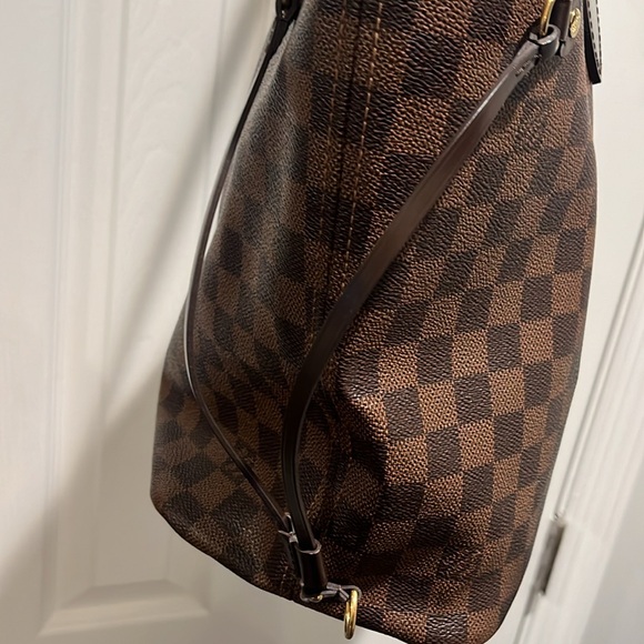 Used Neverfull Louis Vuitton Bag - Picture 9 of 13